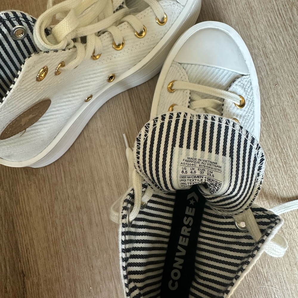 Converse Platforms White Tan & Striped - Picture 2 of 4